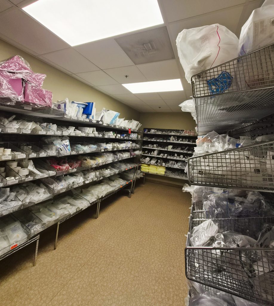 미국 병원 Clean Supply Room 내부